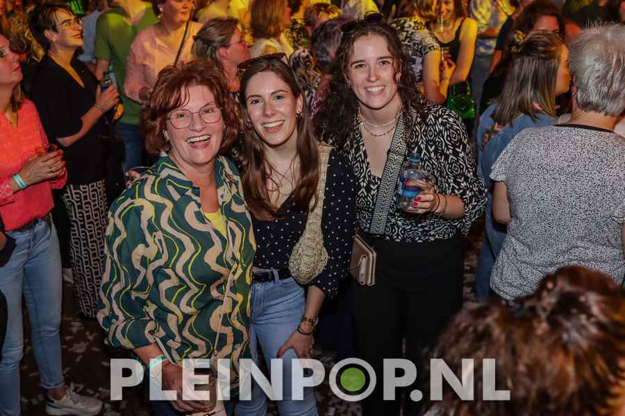 Publiek    Bezoekers (106)